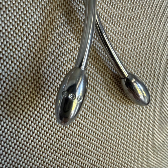 Sterling Silver-Style Wire Necklace Crystal Accents. Magnetic Closure. Scottish - Picture 2 of 6